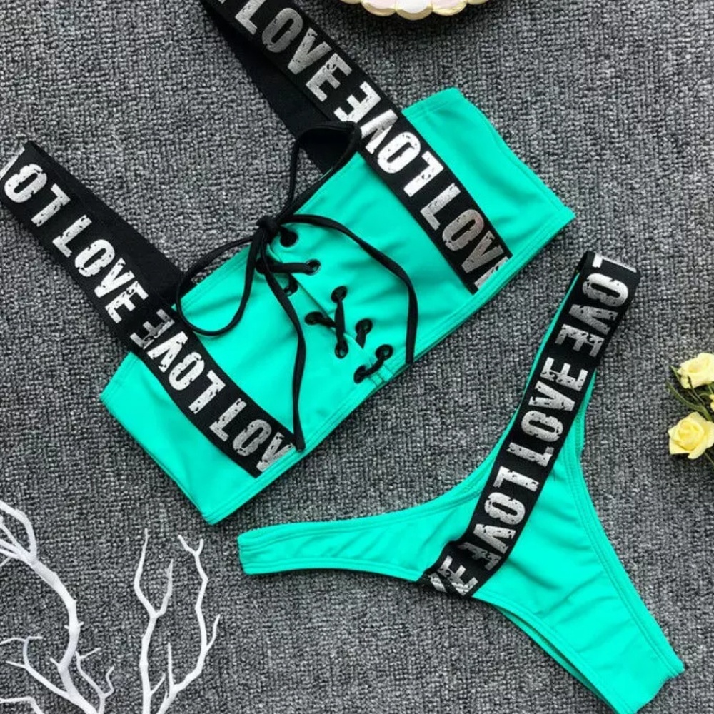 Brand new gorgeous two-piece!